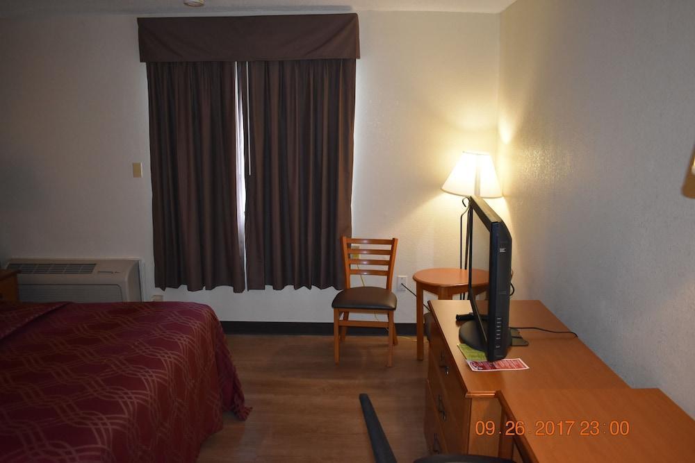 Mho Hotel Бордънтаун Екстериор снимка