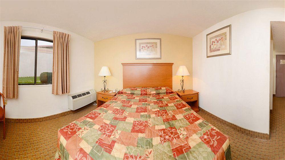 Mho Hotel Бордънтаун Екстериор снимка