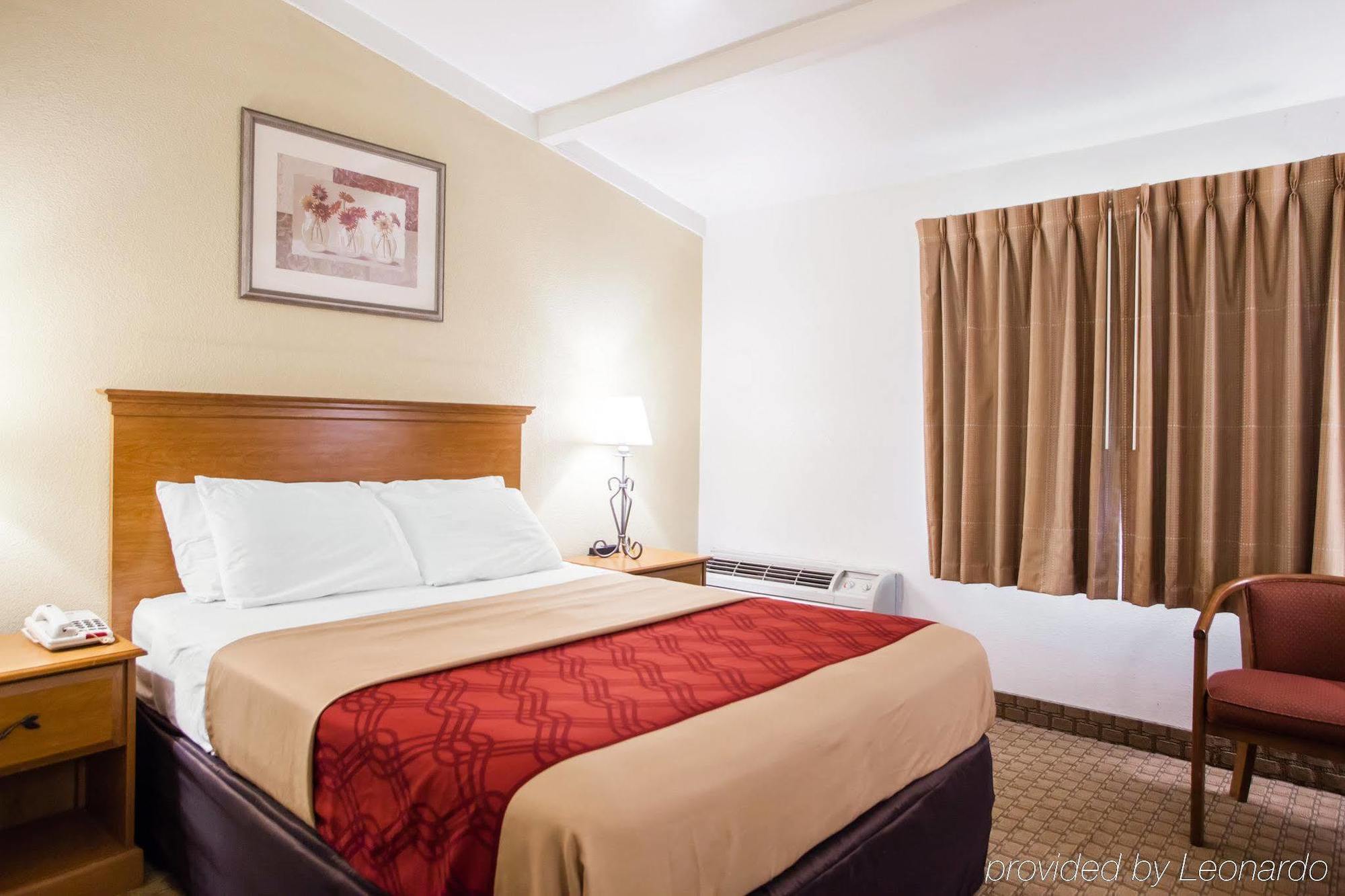 Mho Hotel Бордънтаун Екстериор снимка