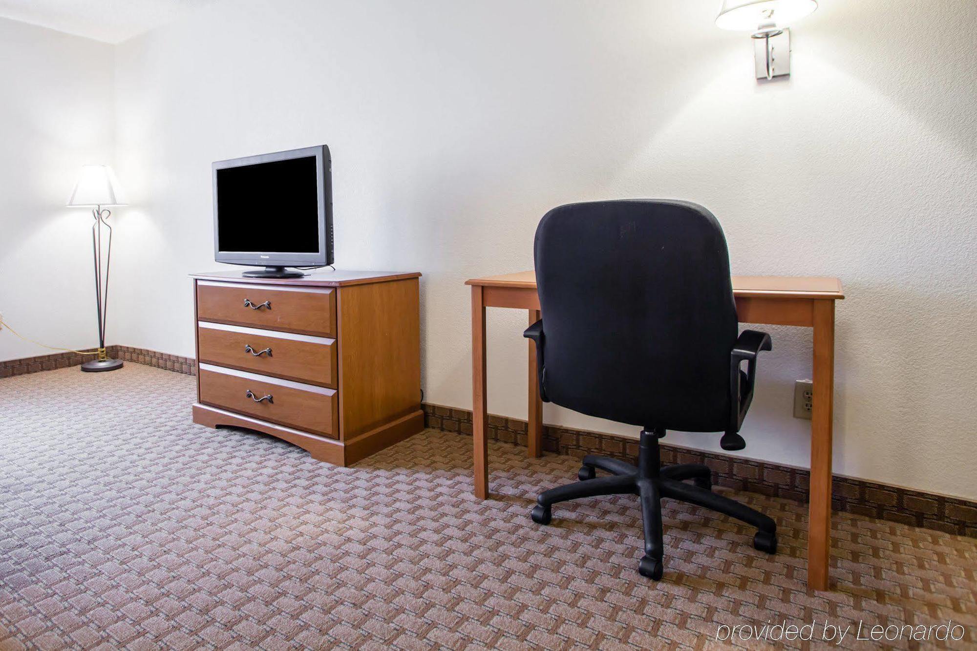 Mho Hotel Бордънтаун Екстериор снимка