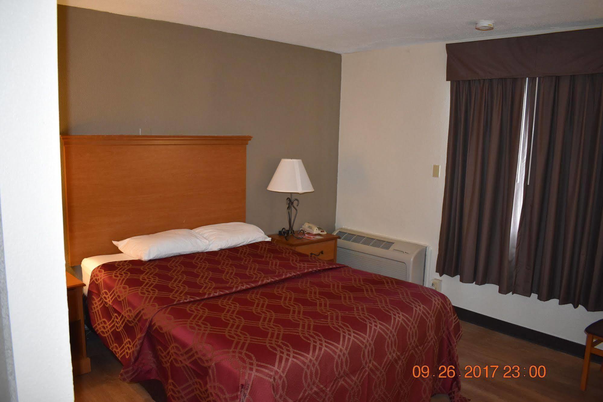 Mho Hotel Бордънтаун Екстериор снимка