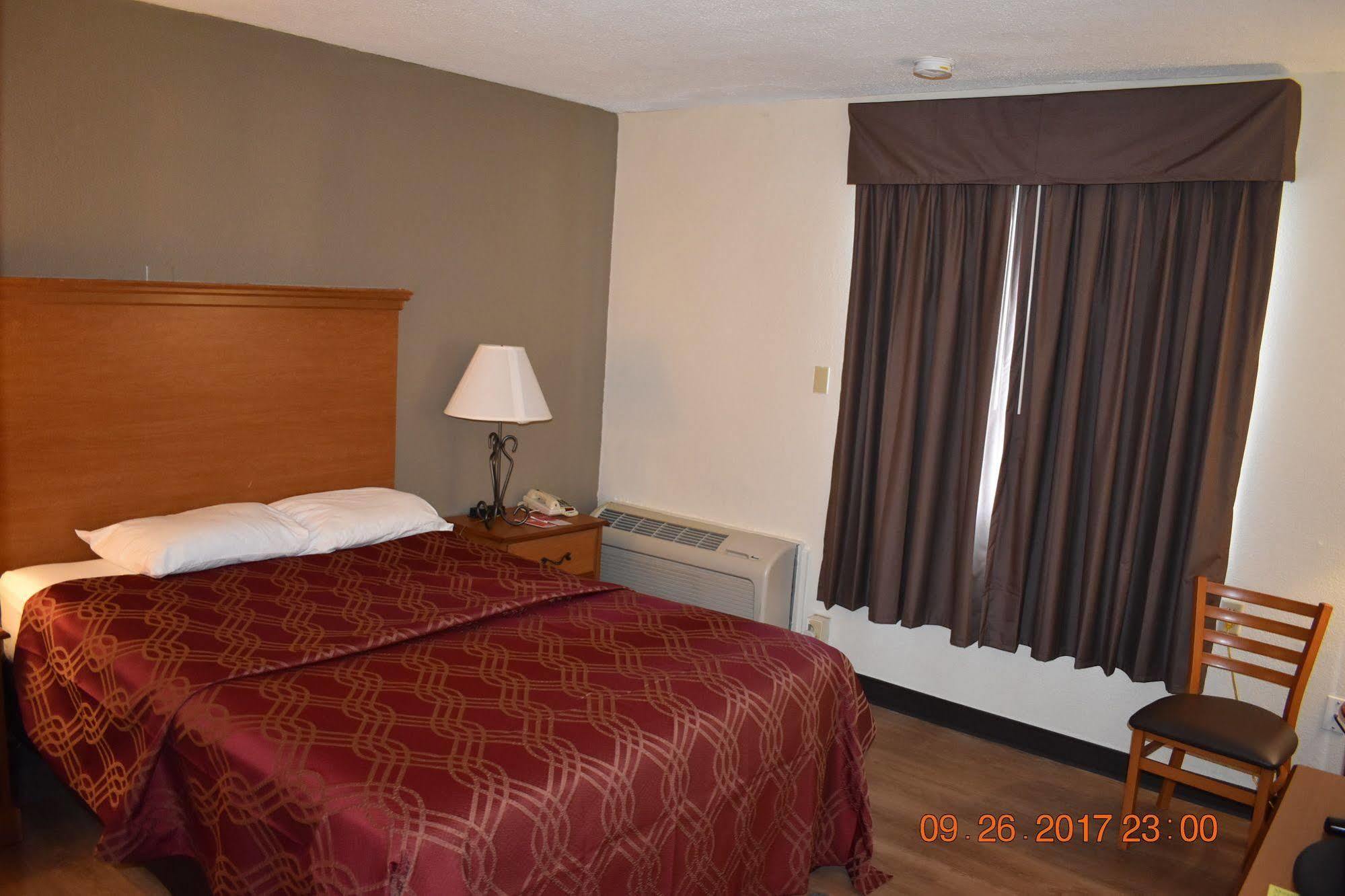 Mho Hotel Бордънтаун Екстериор снимка