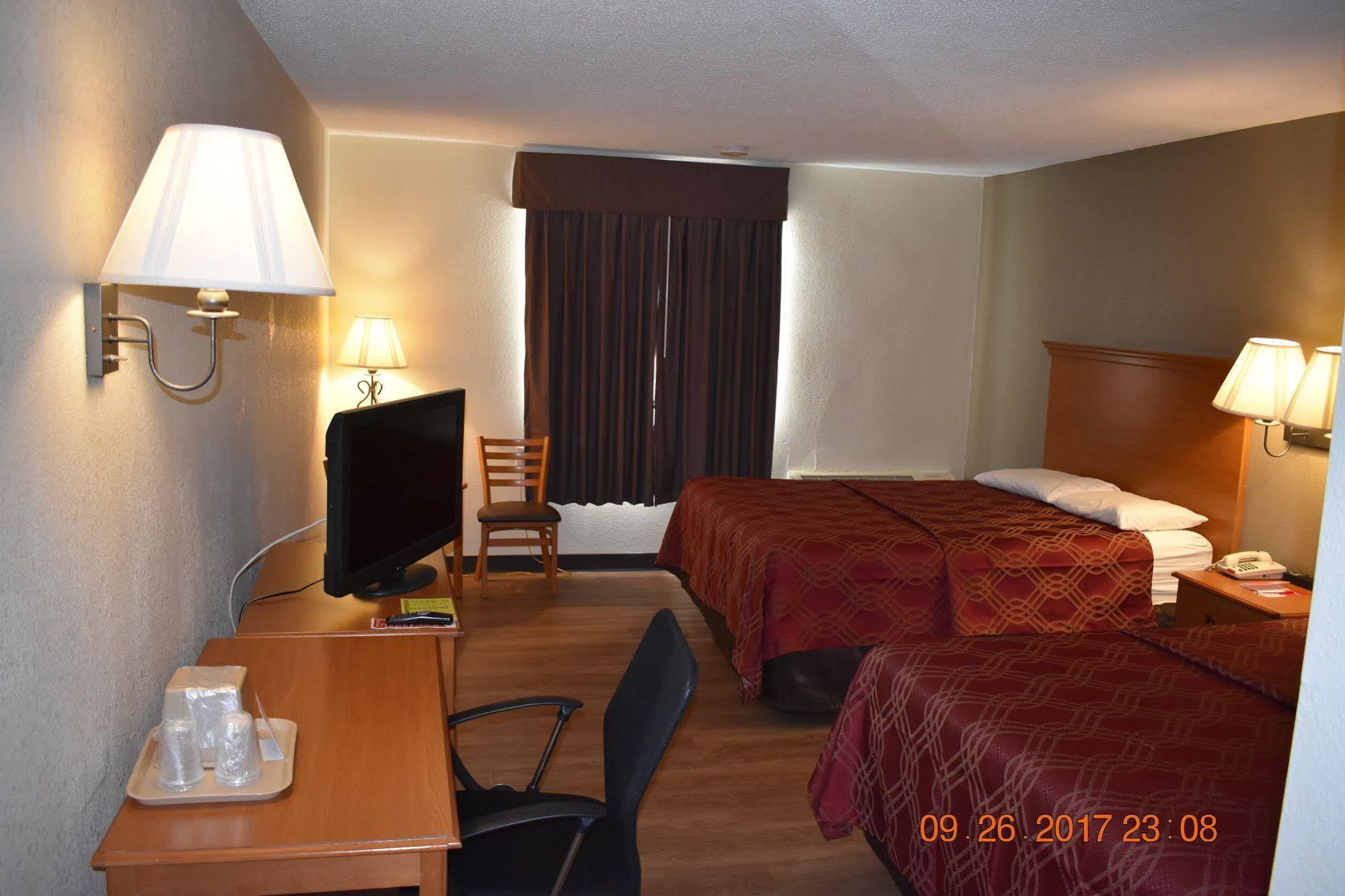 Mho Hotel Бордънтаун Екстериор снимка