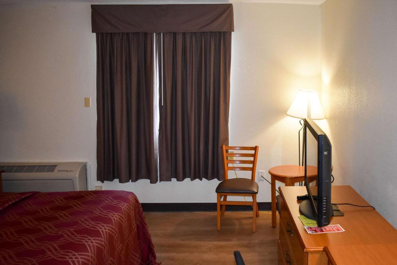 Mho Hotel Бордънтаун Екстериор снимка