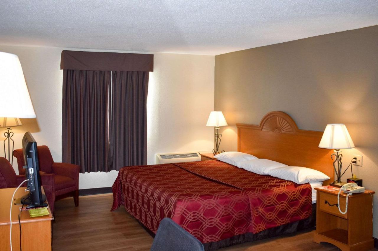 Mho Hotel Бордънтаун Екстериор снимка