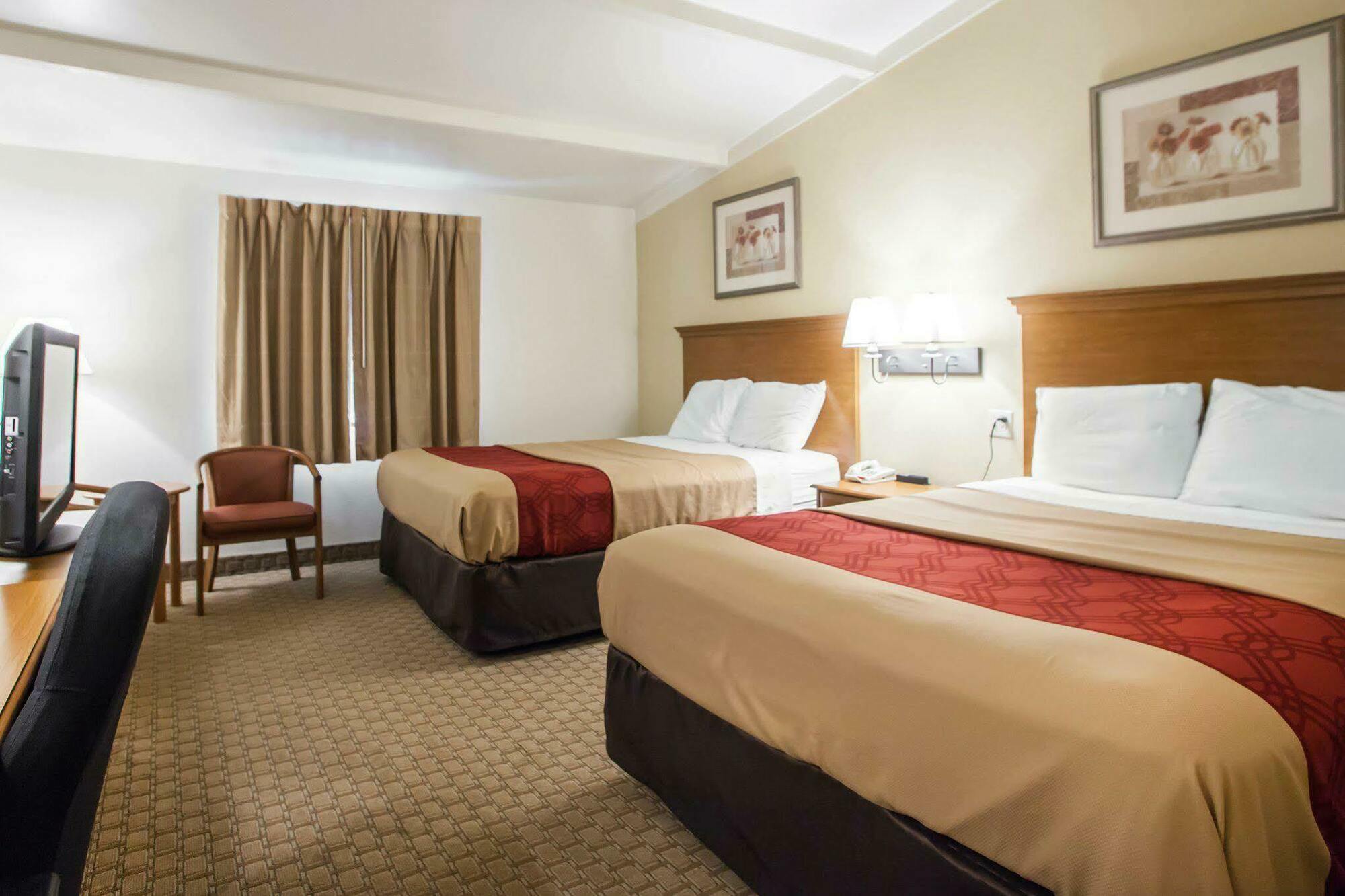Mho Hotel Бордънтаун Екстериор снимка